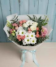 Букет цветов из:  Розы, Лизиантусы и Хризантемы в Качалинской
