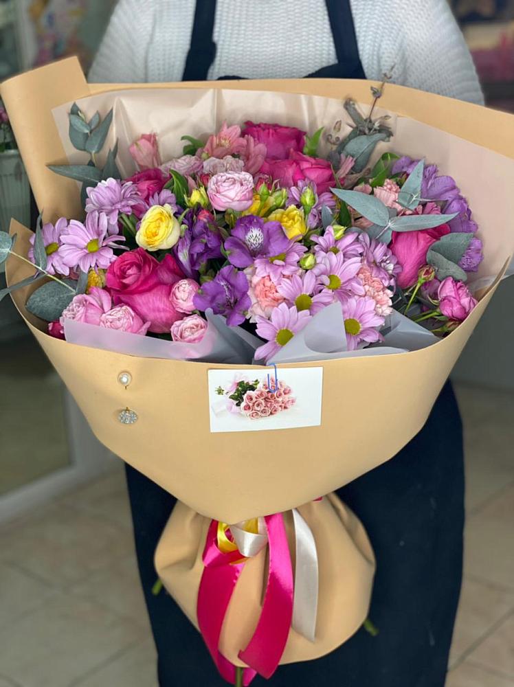 Букет цветов из: Хризантемы, Гвоздики и Альстромерии в Качалинской