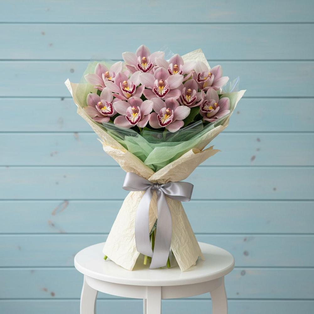 Букет цветов из: Орхидеи и Розы в Качалинской