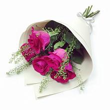 Букет цветов из:  Розы в Качалинской