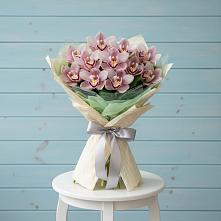 Букет цветов из:  Орхидеи и Розы #REPLACE_PRED# Качалинской