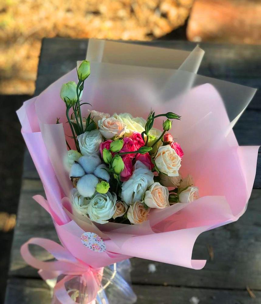 Букет цветов из: Розы и Лизиантусы в Качалинской