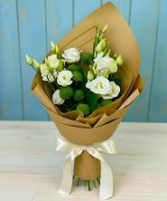 Букет цветов из:  Хризантемы и Лизиантусы в Качалинской