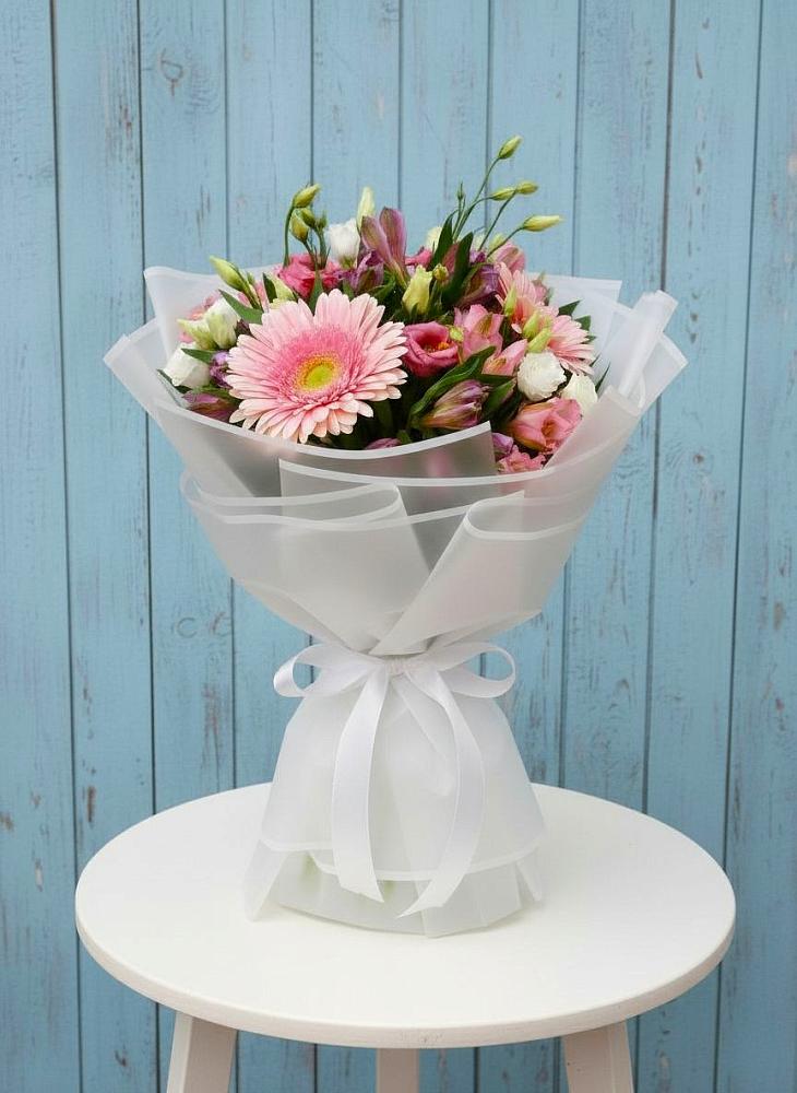 Букет цветов из: Герберы, Альстромерии и Лизиантусы в Качалинской