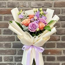 Букет цветов из:  Лизиантусы и Розы в Качалинской