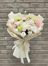 Букет цветов из:  Гвоздики, Розы, Лизиантусы и Хризантемы в Качалинской