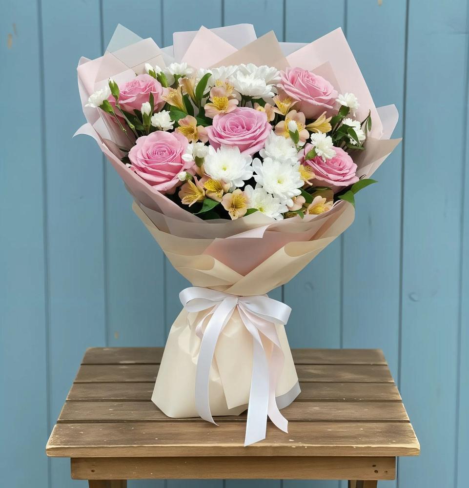 Букет цветов из: Гвоздики, Орхидеи и Розы в Качалинской