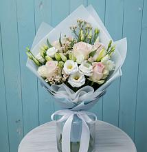Букет цветов из:  Розы и Лизиантусы в Качалинской