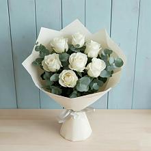 Букет Белые розы в Эвкалипте в Качалинской