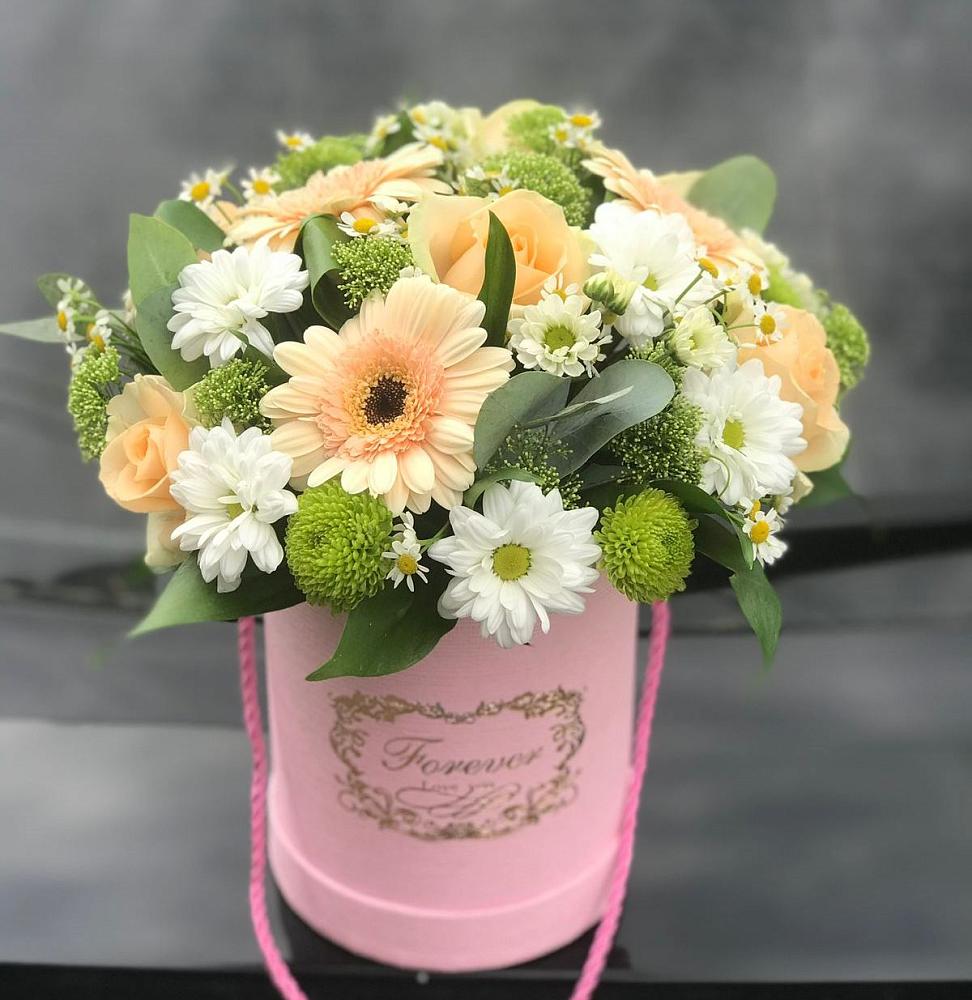 Цветочная композиция из Розы, Герберы и Хризантемы в шляпной коробке в Качалинской