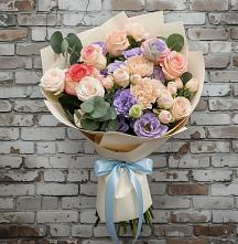 Букет цветов из:  Розы, Лизиантусы и Гвоздики в Качалинской