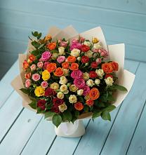 Букет Микс из разноцветных кустовых роз в Качалинской