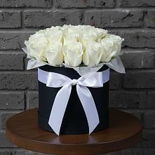 Цветочная композиция из Розы в шляпной коробке в Качалинской